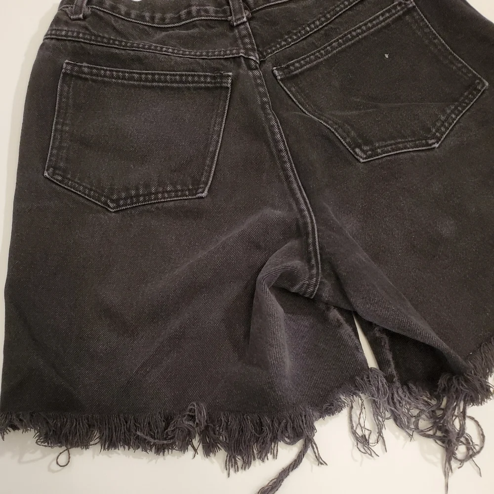 Vintage 90's NY Line Black Denim Distressed Shorts - Picture 3 of 10